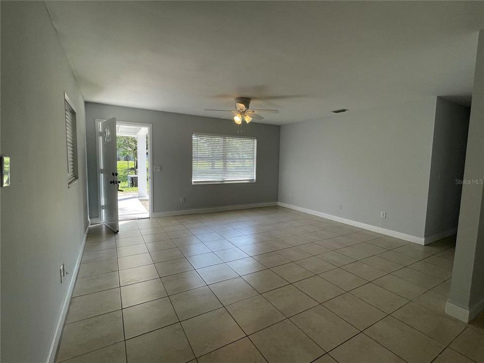 For Rent: $2,900 (3 beds, 2 baths, 1356 Square Feet)