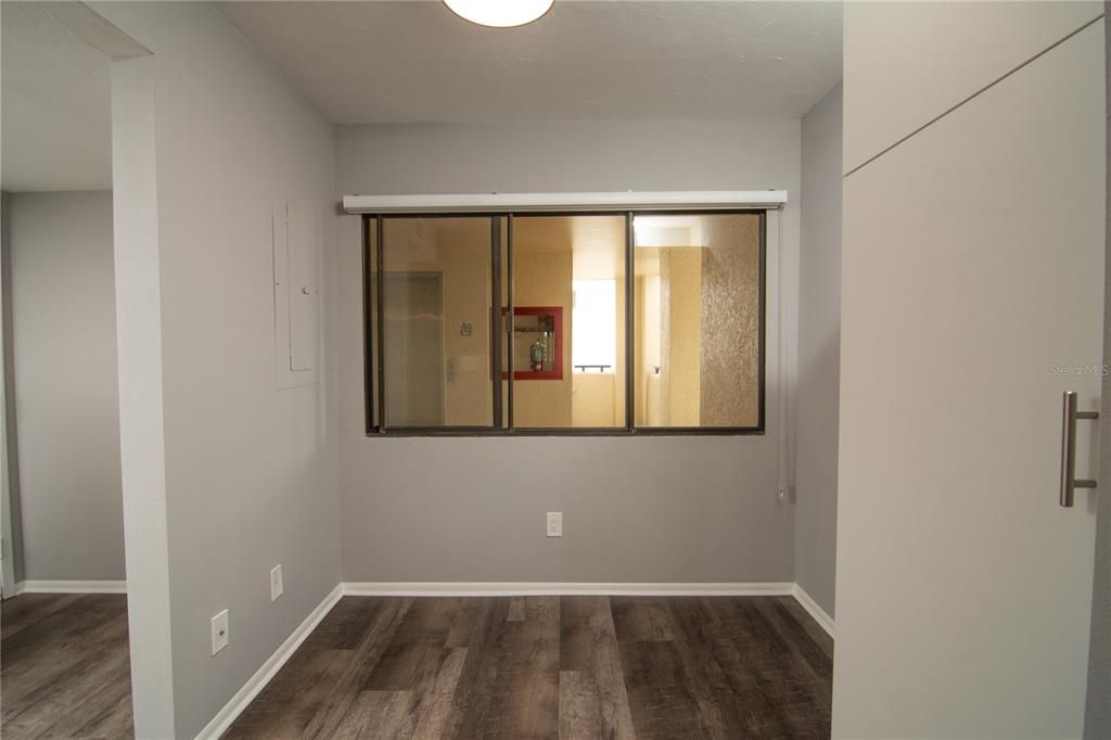 Recently Rented: $1,975 (1 beds, 1 baths, 721 Square Feet)