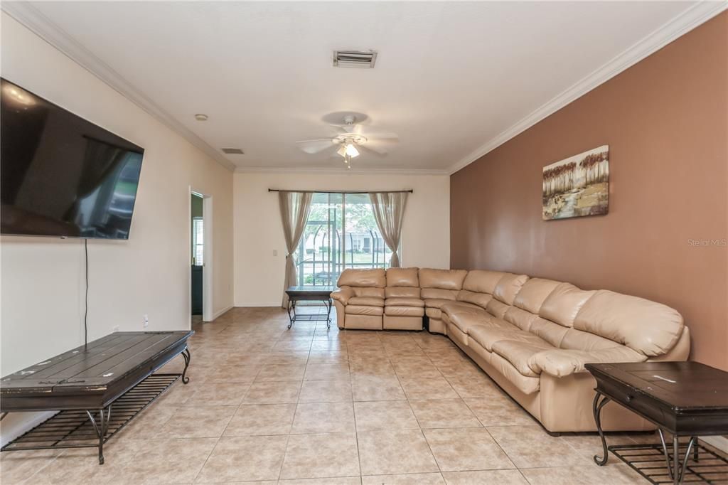 For Sale: $399,000 (3 beds, 2 baths, 1578 Square Feet)