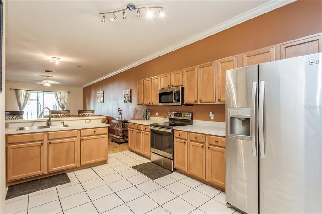 For Sale: $399,000 (3 beds, 2 baths, 1578 Square Feet)