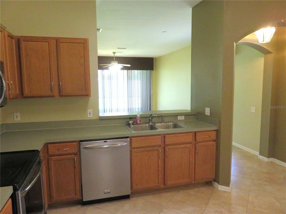 For Rent: $2,400 (2 beds, 2 baths, 1740 Square Feet)