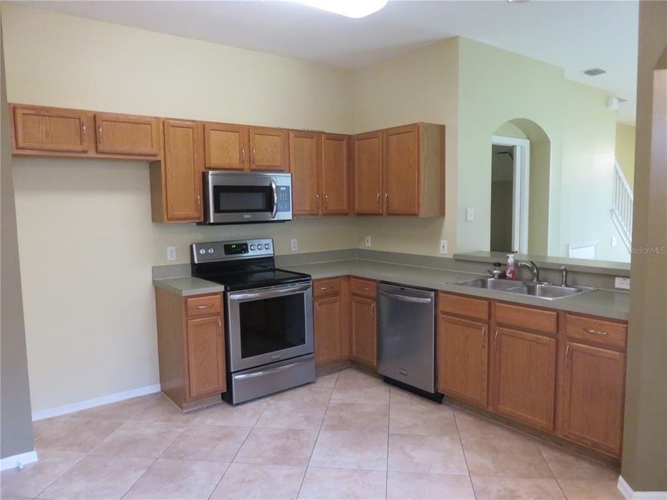 For Rent: $2,600 (2 beds, 2 baths, 1740 Square Feet)