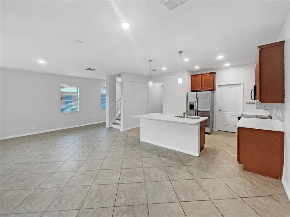 Active With Contract: $375,000 (3 beds, 2 baths, 1717 Square Feet)
