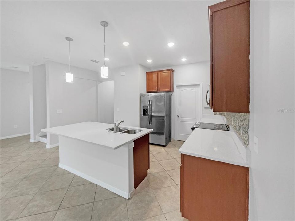 Active With Contract: $375,000 (3 beds, 2 baths, 1717 Square Feet)