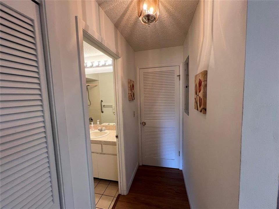 For Rent: $1,800 (2 beds, 2 baths, 1079 Square Feet)