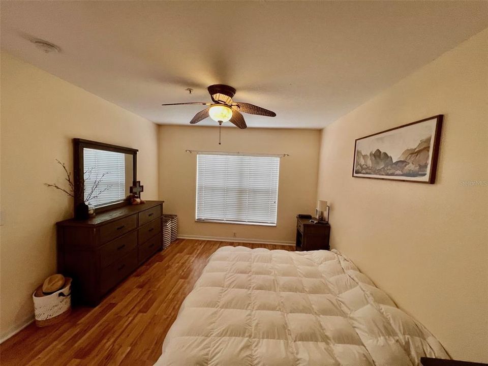 For Sale: $239,900 (2 beds, 1 baths, 784 Square Feet)