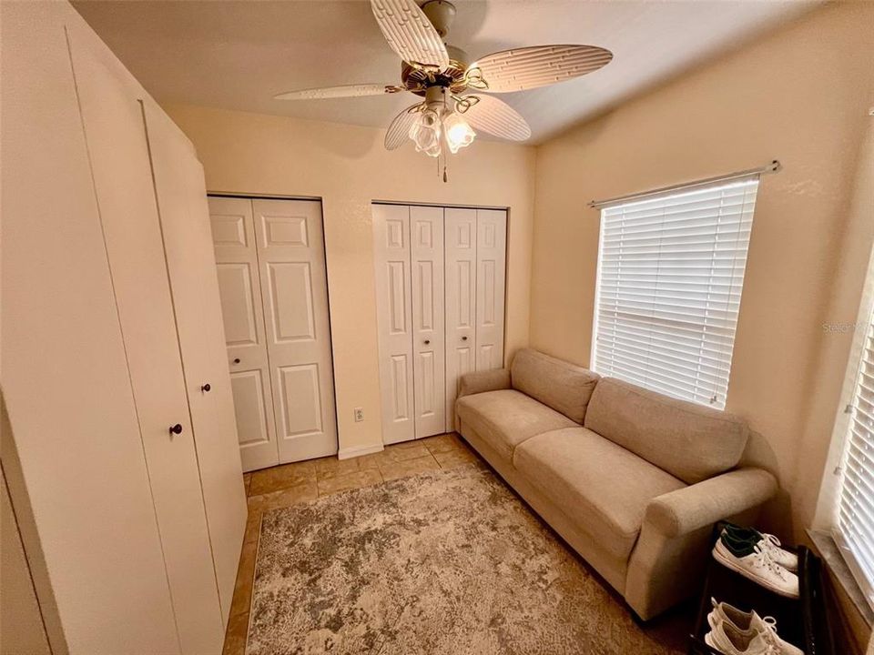 For Sale: $239,900 (2 beds, 1 baths, 784 Square Feet)