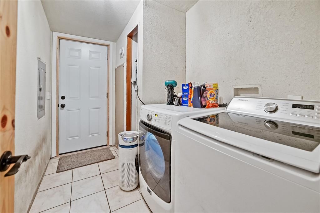 For Sale: $249,900 (3 beds, 2 baths, 1782 Square Feet)