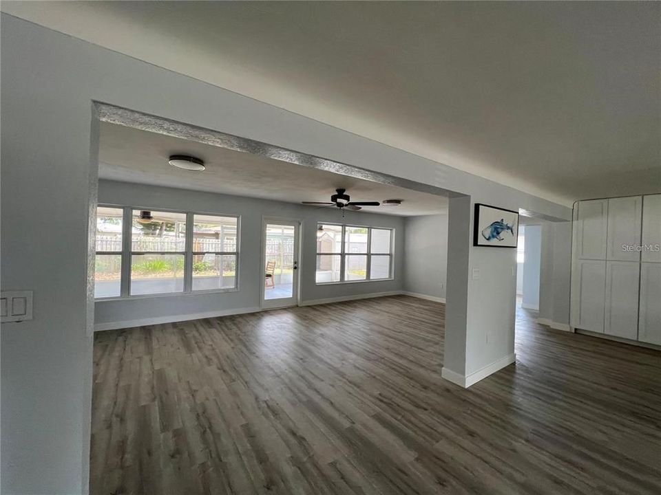 Active With Contract: $3,200 (3 beds, 2 baths, 1625 Square Feet)