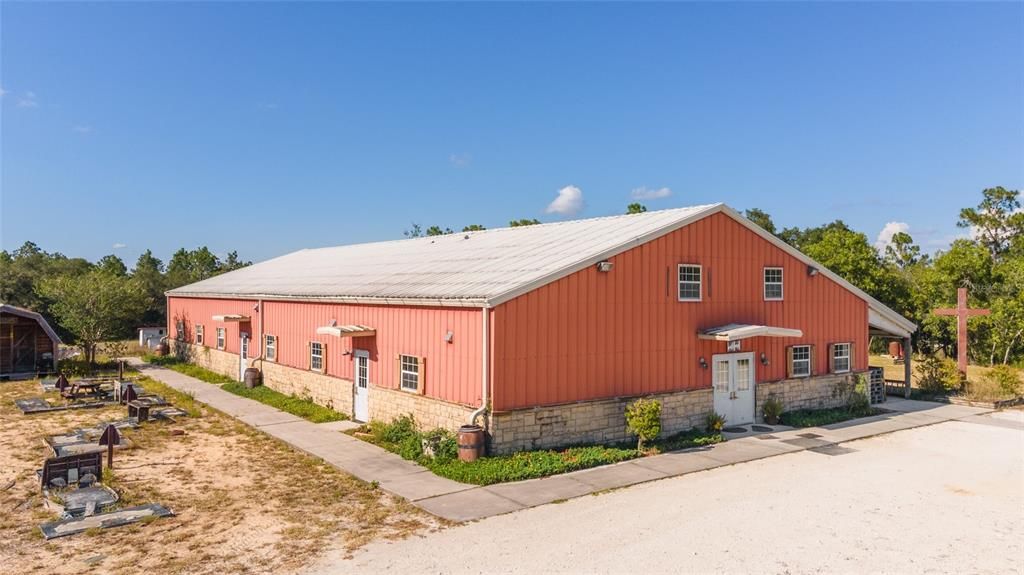 For Sale: $1,100,000 (3 beds, 2 baths, 7150 Square Feet)