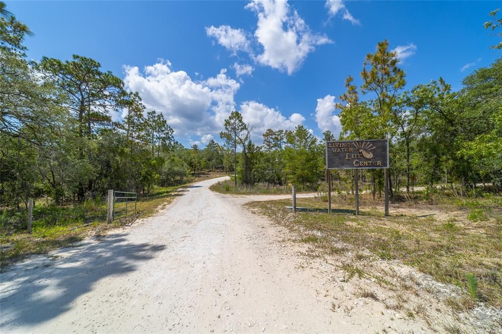 For Sale: $1,100,000 (3 beds, 2 baths, 7150 Square Feet)