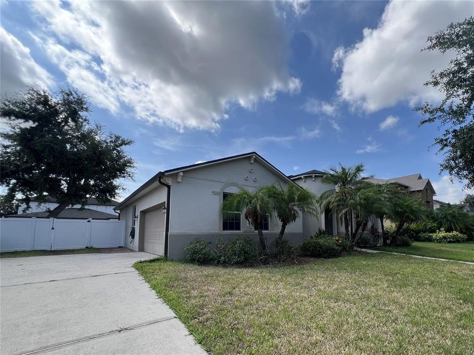 For Sale: $415,000 (3 beds, 2 baths, 1895 Square Feet)