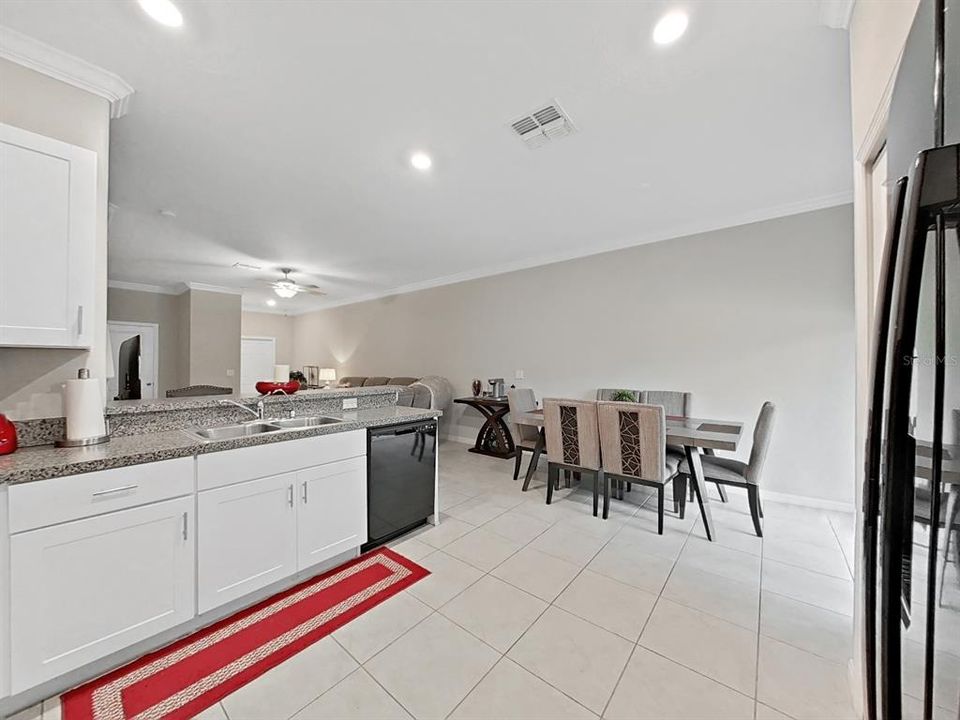 For Sale: $355,000 (3 beds, 2 baths, 1634 Square Feet)