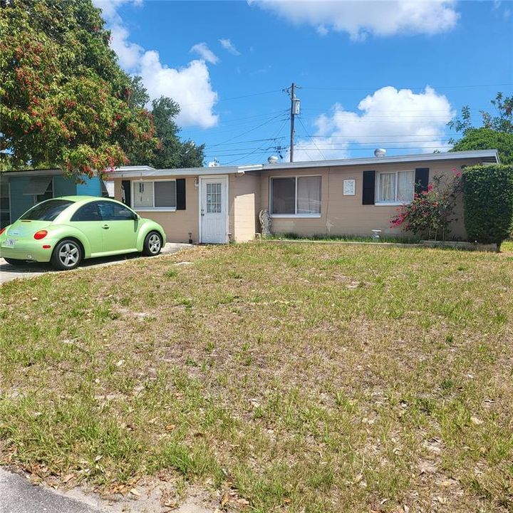 For Sale: $295,000 (3 beds, 1 baths, 857 Square Feet)