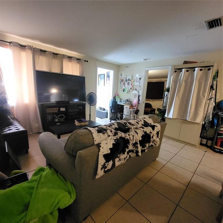 For Sale: $295,000 (3 beds, 1 baths, 857 Square Feet)