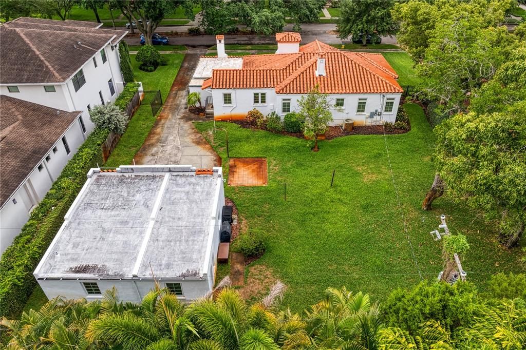 En Venta: $2,100,000 (3 camas, 2 baños, 2500 Pies cuadrados)