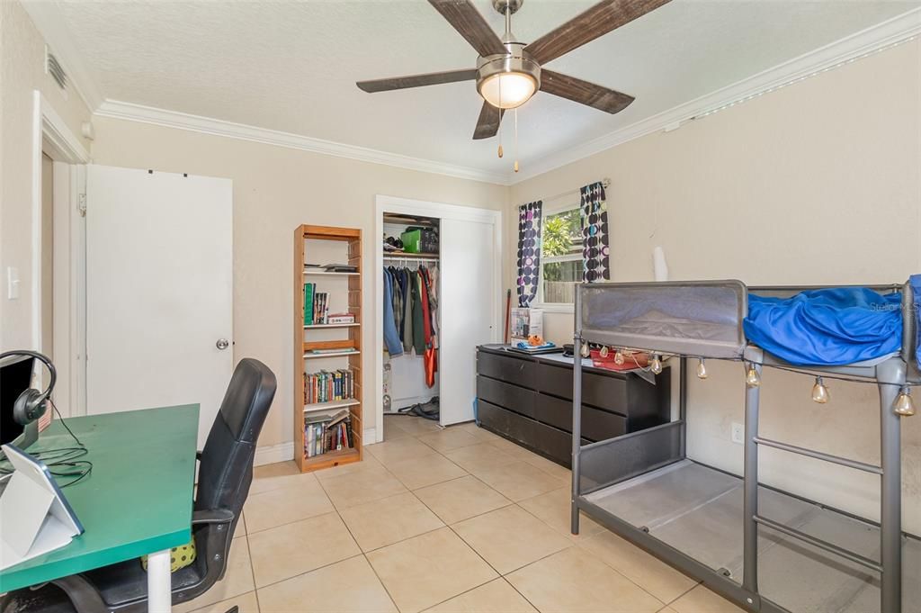 Active With Contract: $380,000 (3 beds, 3 baths, 1689 Square Feet)