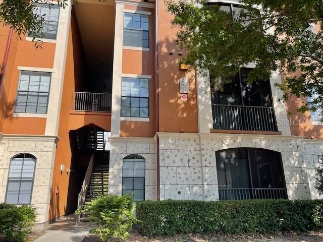 For Rent: $1,850 (2 beds, 2 baths, 1124 Square Feet)