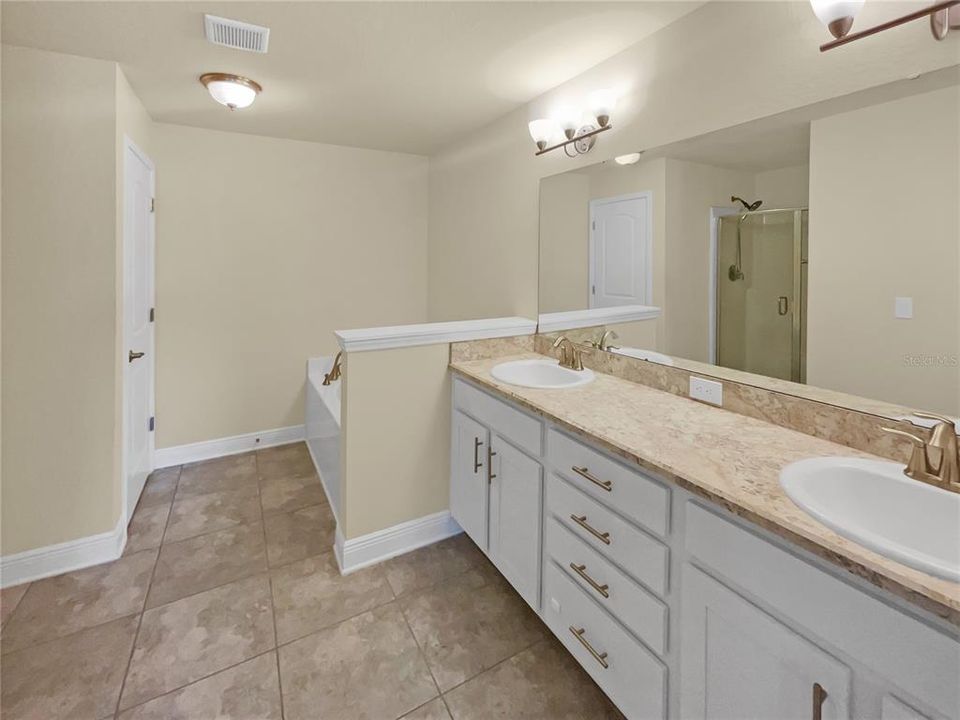 Active With Contract: $362,000 (4 beds, 3 baths, 2257 Square Feet)