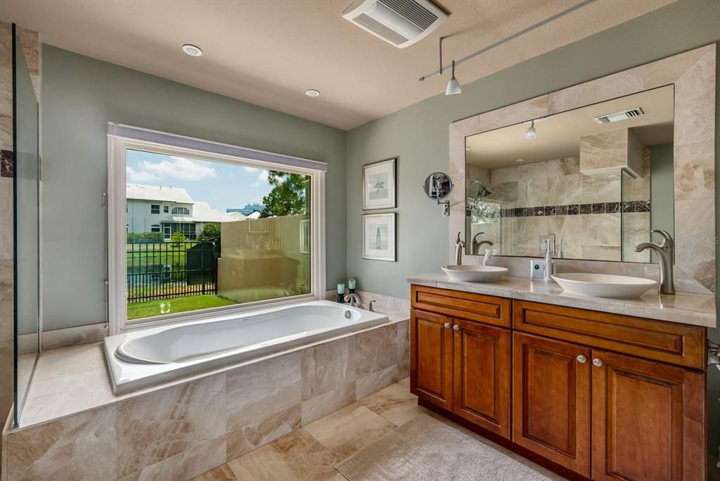 PRIMARY BATH WITH DOUBLE SINK
