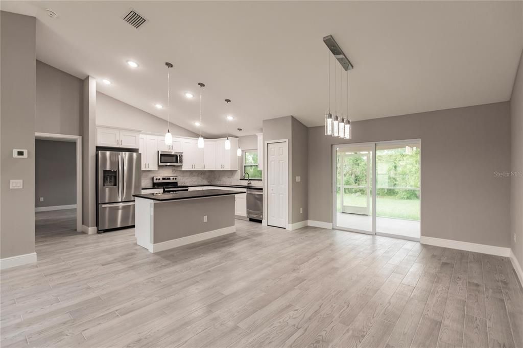 KITCHEN & DINING AREA