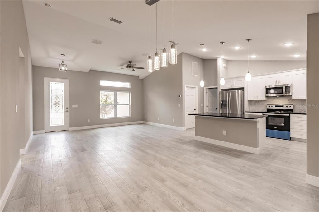 OPEN FLOOR PLAN