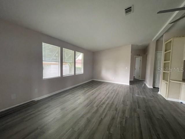 Active With Contract: $1,750 (2 beds, 2 baths, 1344 Square Feet)