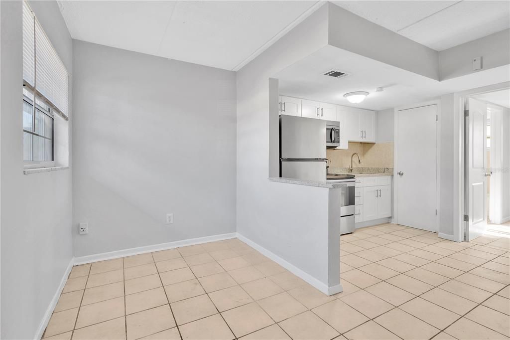 For Rent: $1,445 (2 beds, 1 baths, 750 Square Feet)