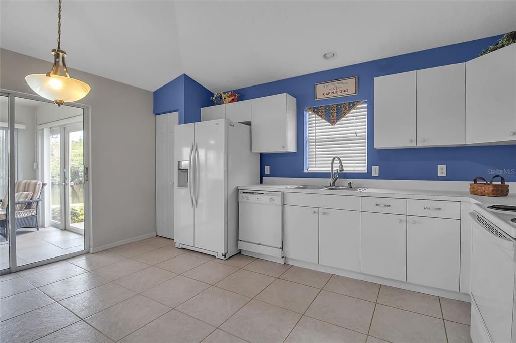 For Sale: $358,900 (3 beds, 2 baths, 1488 Square Feet)