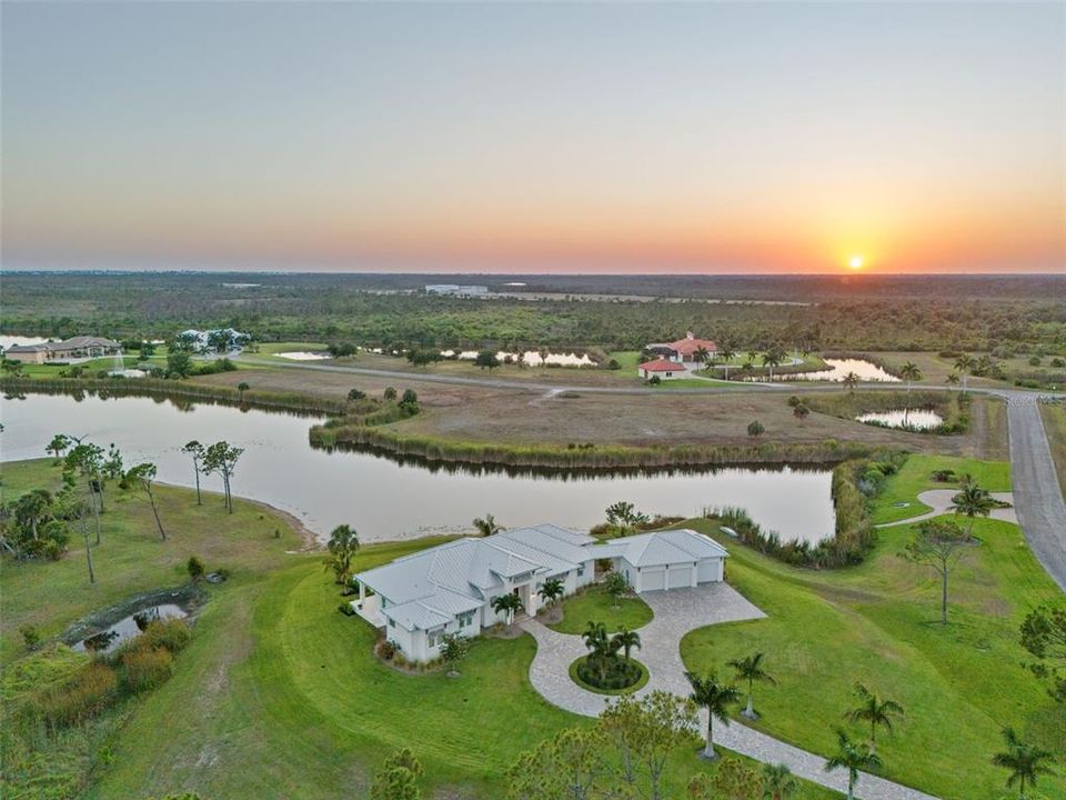 Active With Contract: $2,100,000 (3 beds, 3 baths, 2942 Square Feet)