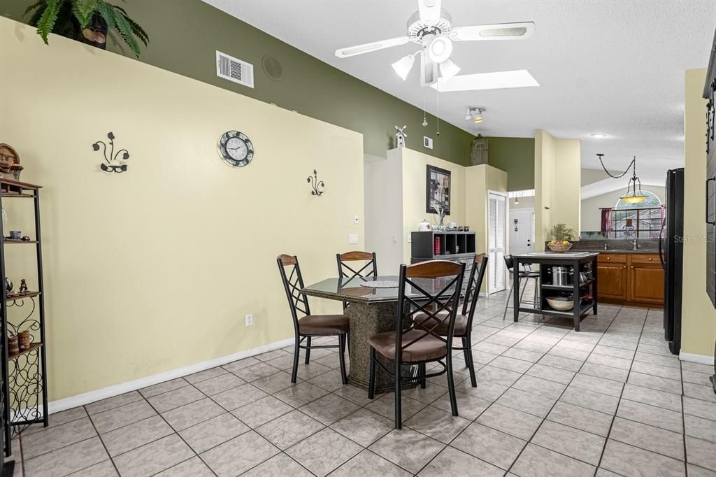 For Sale: $379,000 (4 beds, 2 baths, 1622 Square Feet)