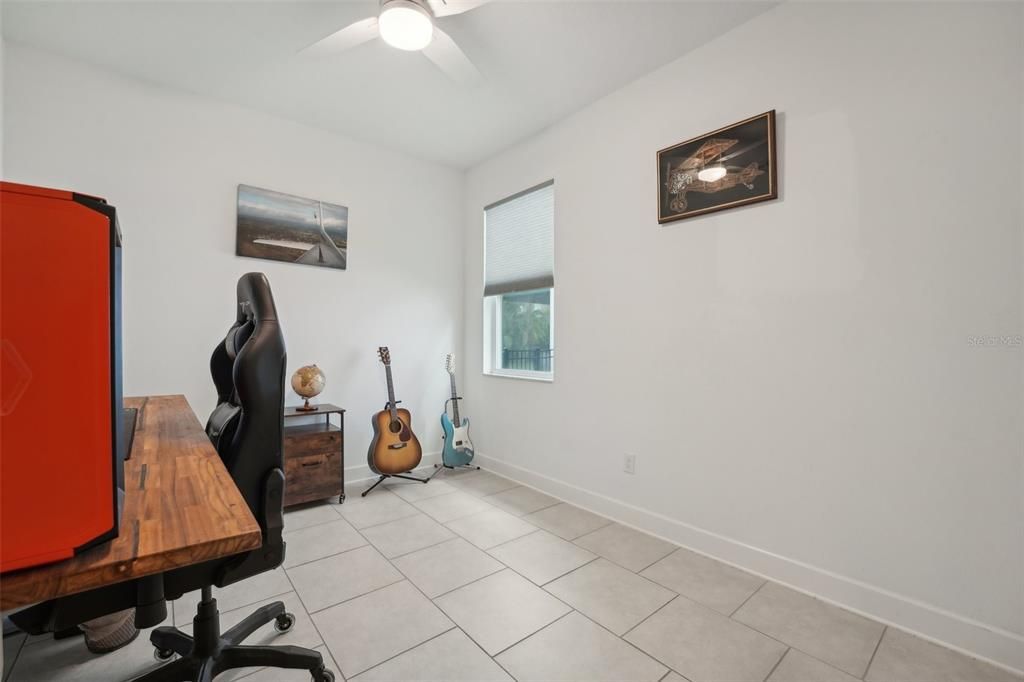 For Sale: $410,000 (3 beds, 2 baths, 1547 Square Feet)