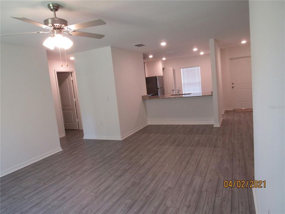 For Rent: $1,995 (3 beds, 2 baths, 1274 Square Feet)