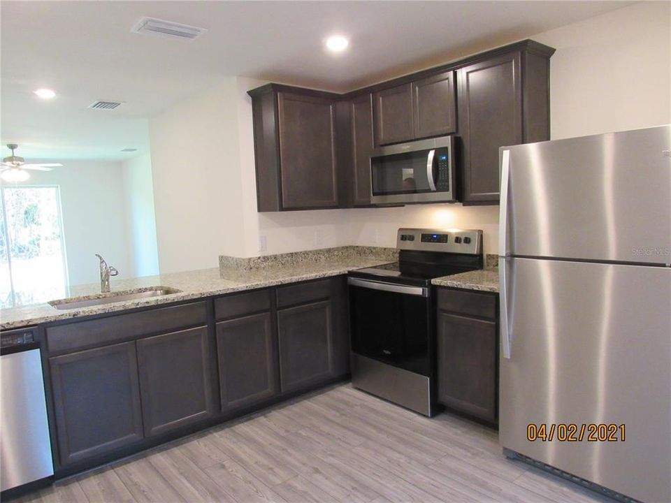 For Rent: $1,995 (3 beds, 2 baths, 1274 Square Feet)