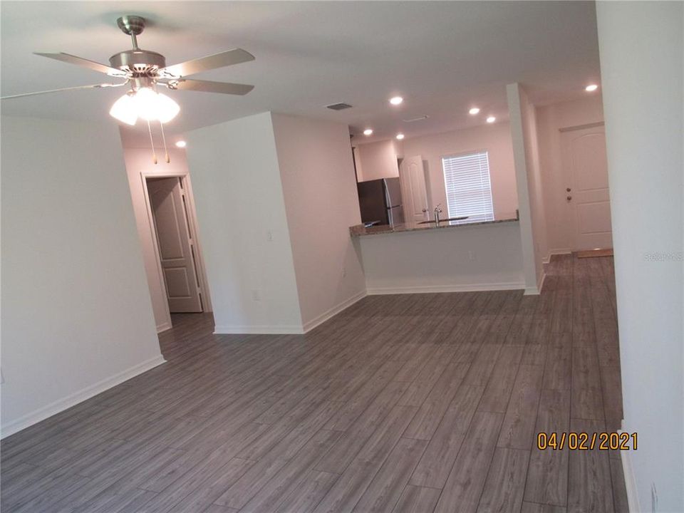 For Rent: $1,995 (3 beds, 2 baths, 1274 Square Feet)