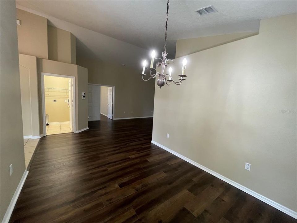 For Rent: $2,250 (4 beds, 2 baths, 1784 Square Feet)