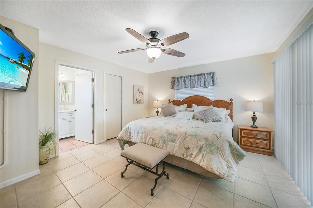 For Sale: $390,000 (3 beds, 2 baths, 1280 Square Feet)