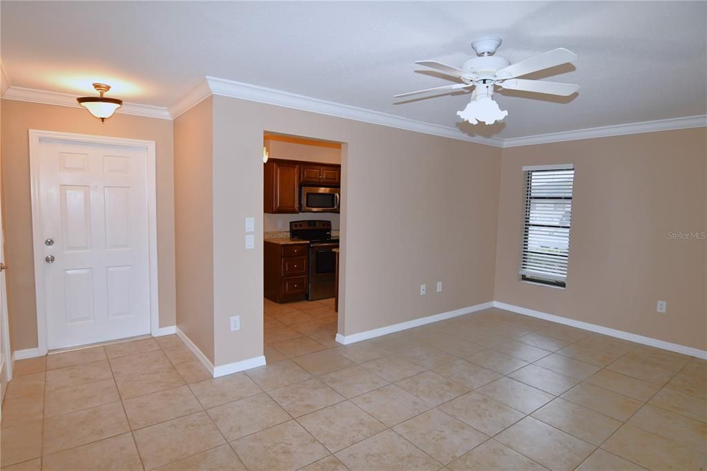 For Sale: $164,900 (2 beds, 2 baths, 937 Square Feet)