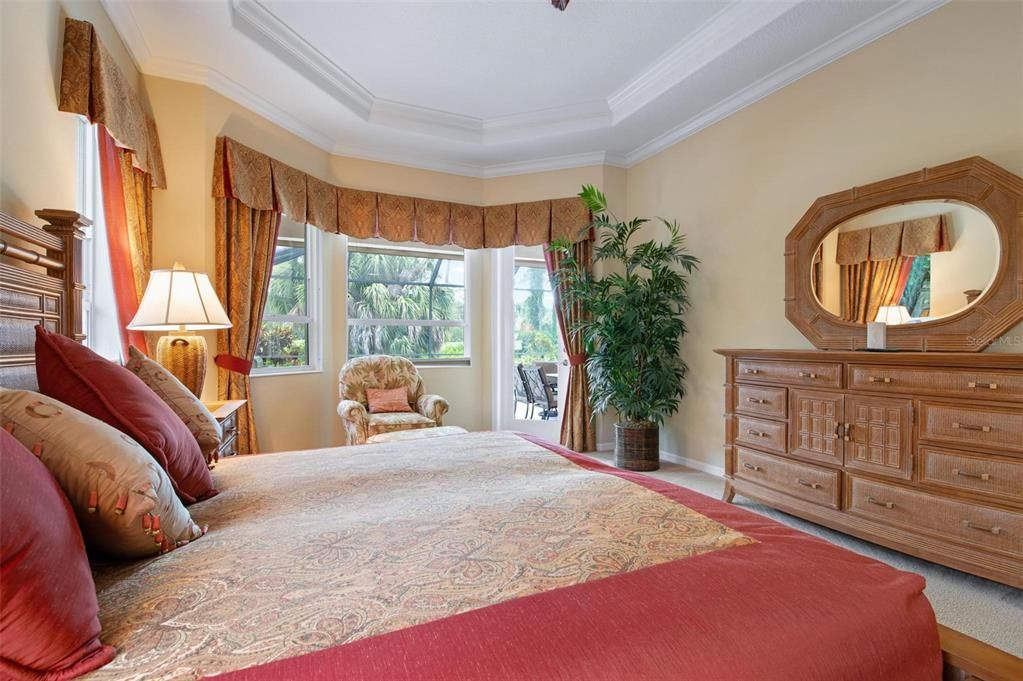 Primary bedroom with door to lanai