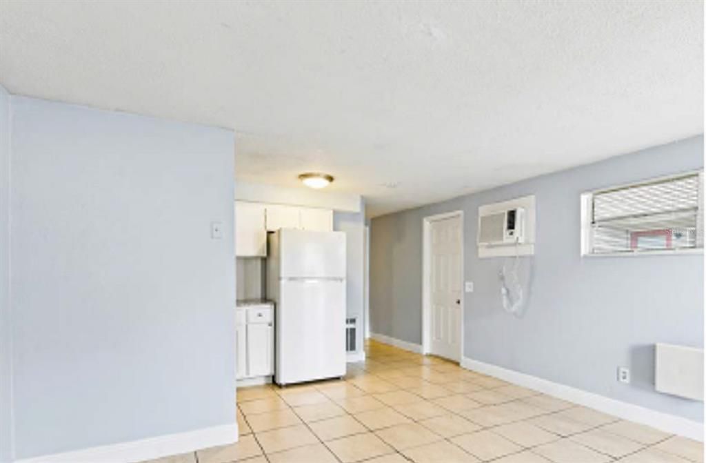 For Rent: $1,200 (1 beds, 1 baths, 550 Square Feet)