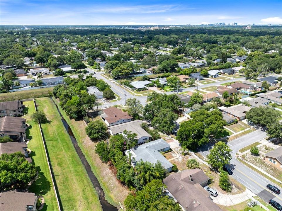 For Sale: $500,000 (4 beds, 2 baths, 2086 Square Feet)