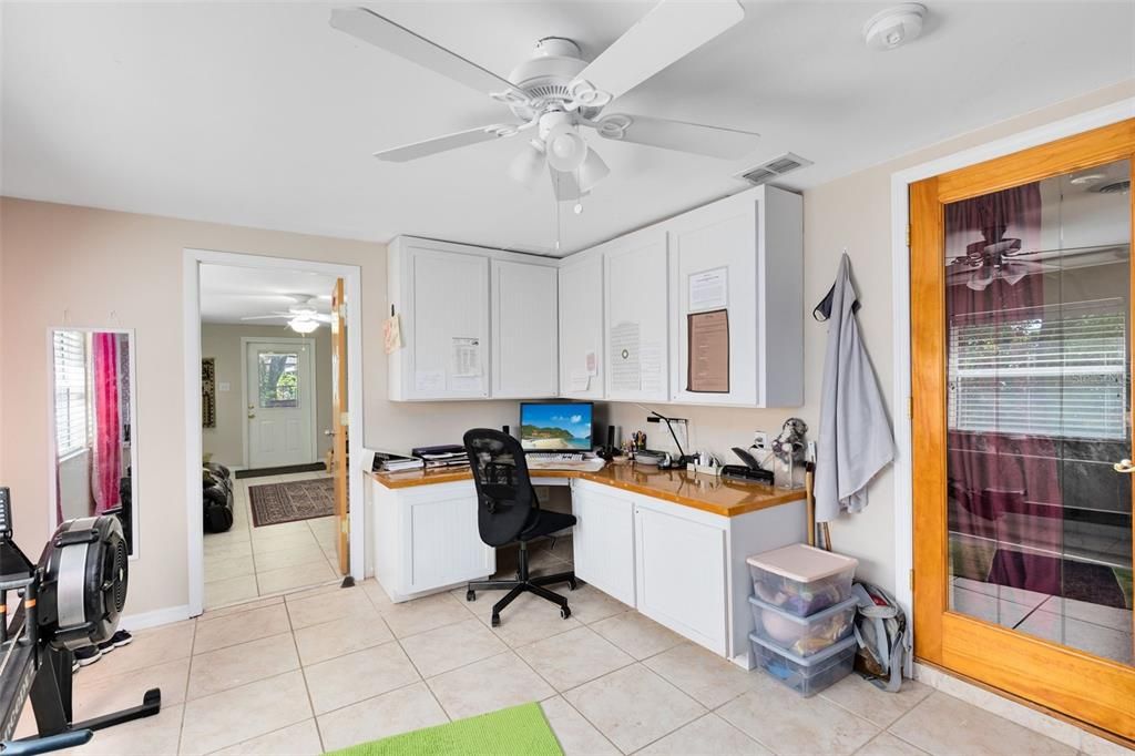 For Sale: $500,000 (4 beds, 2 baths, 2086 Square Feet)