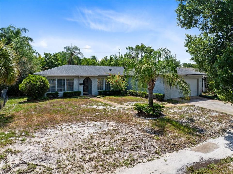 For Sale: $500,000 (4 beds, 2 baths, 2086 Square Feet)