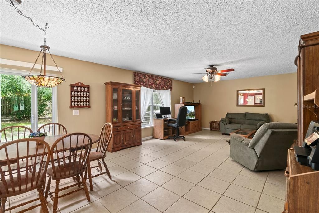 Family Room / Breakfast Nook