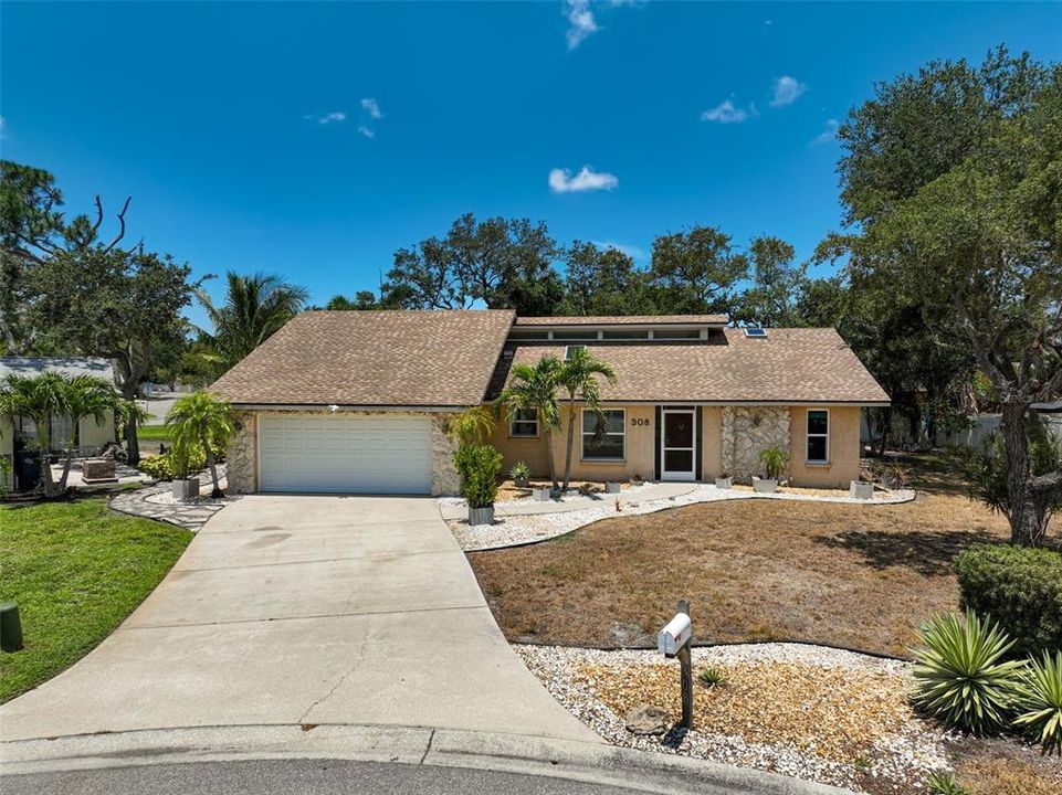 For Sale: $625,000 (3 beds, 2 baths, 1372 Square Feet)