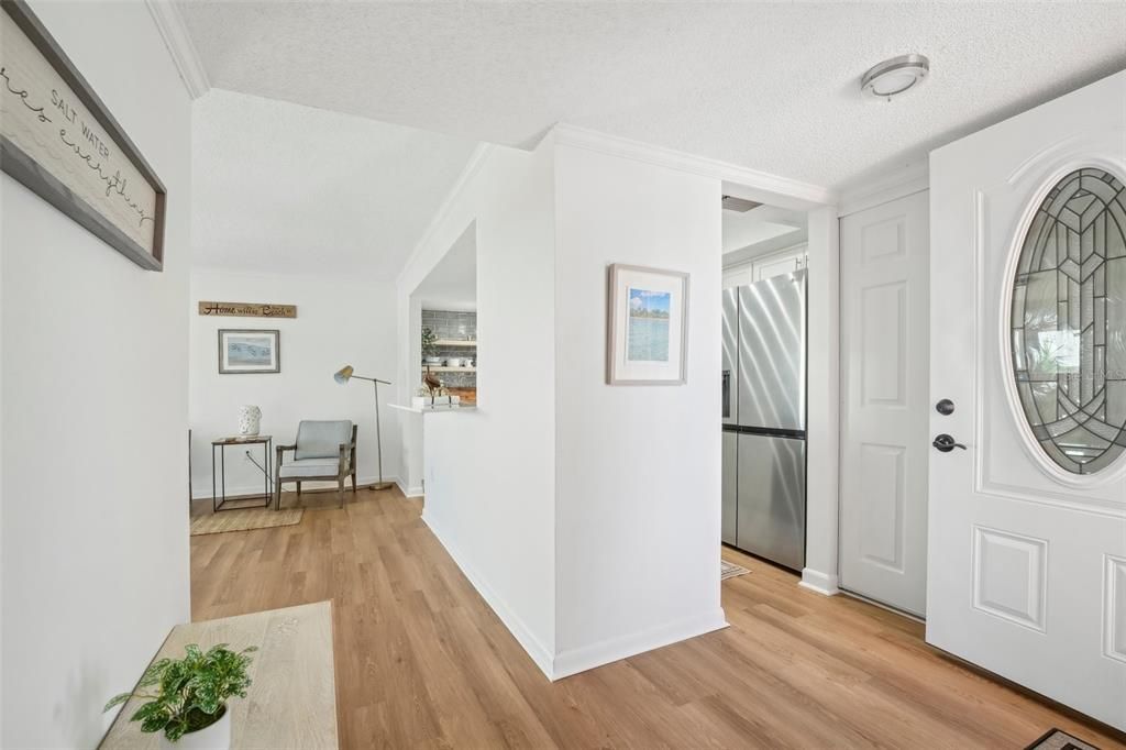 For Sale: $374,900 (2 beds, 2 baths, 1235 Square Feet)