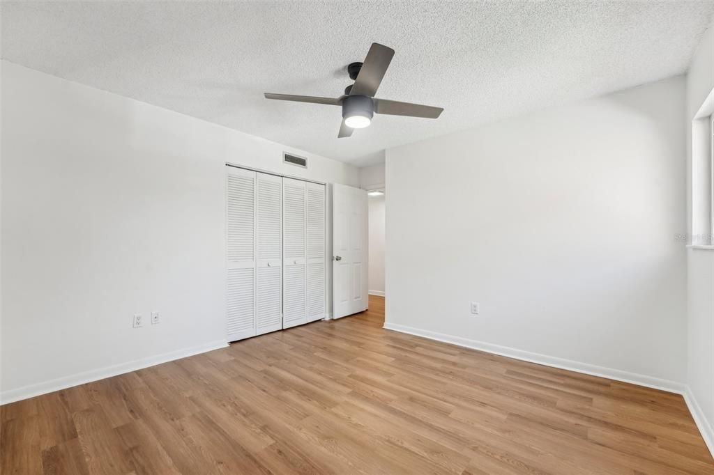 For Sale: $374,900 (2 beds, 2 baths, 1235 Square Feet)