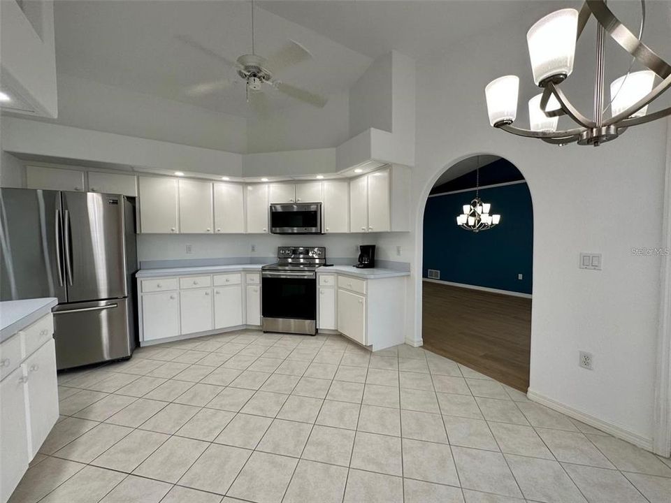 Active With Contract: $2,450 (3 beds, 2 baths, 2039 Square Feet)