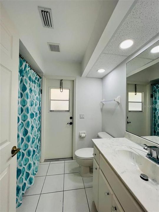 Active With Contract: $2,450 (3 beds, 2 baths, 2039 Square Feet)