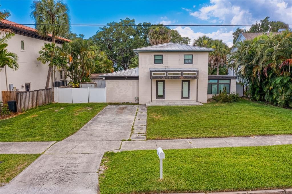 Active With Contract: $1,150,000 (4 beds, 2 baths, 1772 Square Feet)